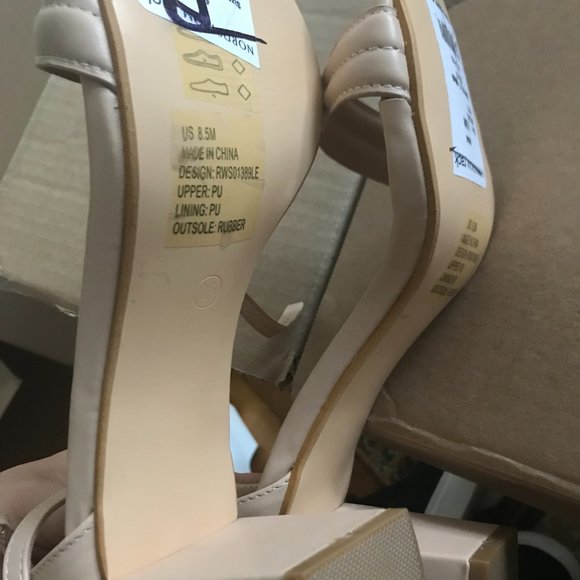 Kenneth Cole Reaction Women's Lolita Heeled Sandal size 8.5 - Picture 4 of 4